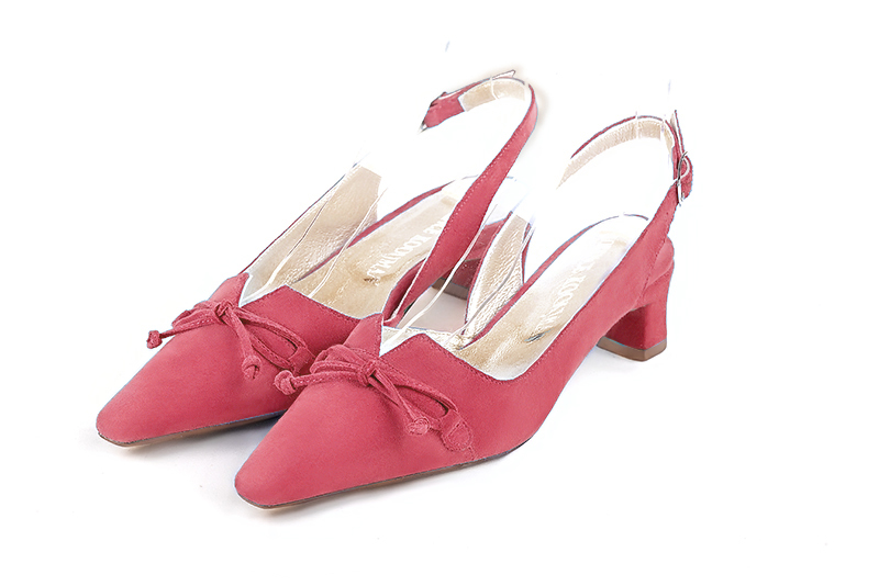 Carnation pink women's open back shoes, with a knot. Tapered toe. Low kitten heels. Front view - Florence KOOIJMAN